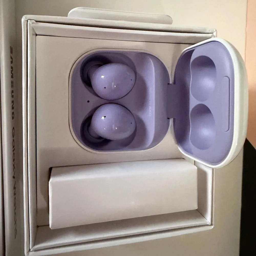 Samsung Lavender Smartwatch and Earbuds Set